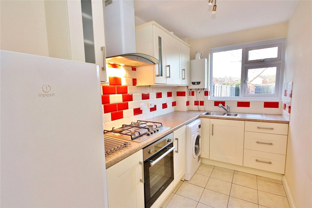 Additional image 2 of 1 bed flat for saleVenton Close, Goldsworth Park, Woking, Surrey GU21