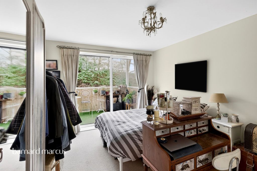 Additional image 11 of 2 bed flat for saleHill View, Dorking RH4