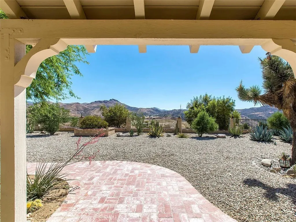 Additional image 3 of 13602 Sego Rd, Agua Dulce, CA 91390