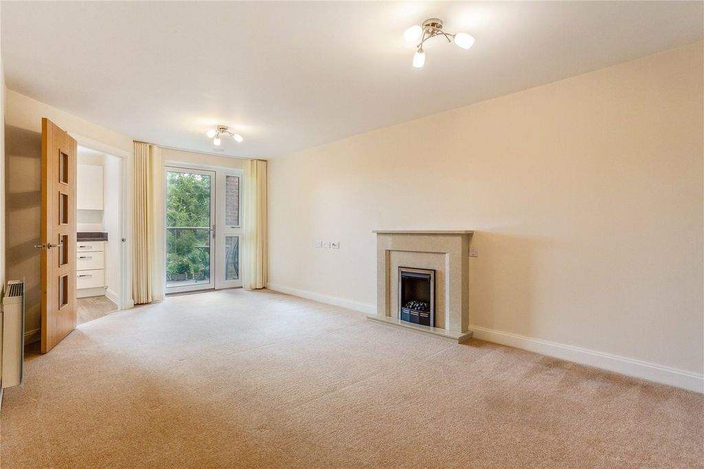 Additional image 3 of 2 bed flat for saleLower Turk Street, Alton GU34