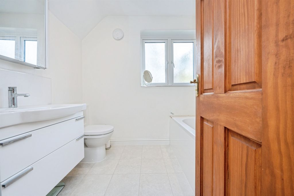 Additional image 26 of 4 bed detached house for saleSchool Lane, Weston Turville, Aylesbury HP22