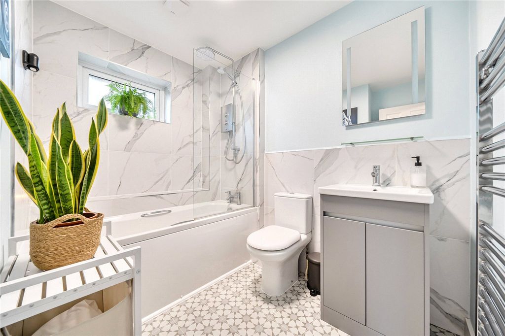 Additional image 10 of 1 bed detached house for saleHawkswell Walk, Woking, Surrey GU21