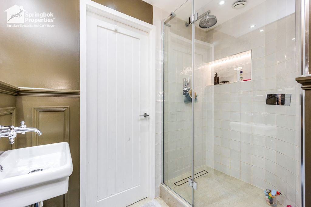 Additional image 15 of 2 bed flat for saleLibrary Place, 44 London Road, Alderley Edge, Cheshire SK9