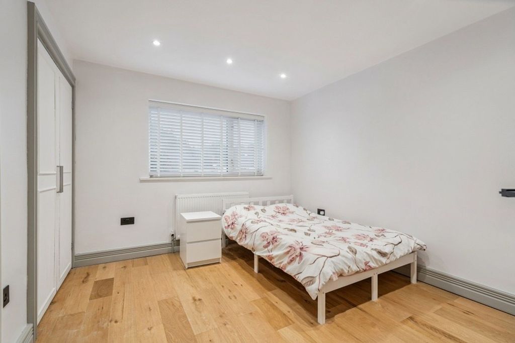 Additional image 13 of 5 bed terraced house for saleAlva Way, Carpenders Park, Watford WD19