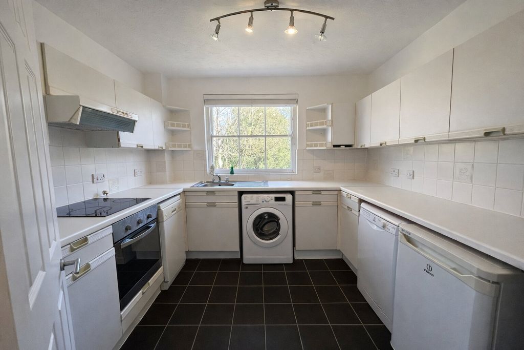 Additional image 2 of 2 bed flat for saleGravel Hill Road, Yate, Bristol BS37