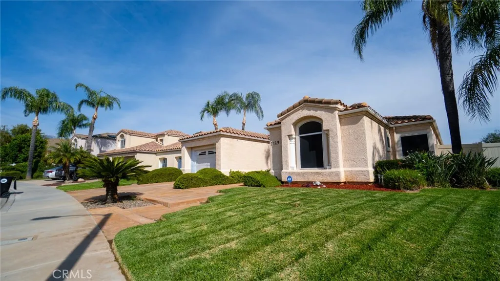 7149 Rockspring Ln, Highland, CA 92346 photo 2
