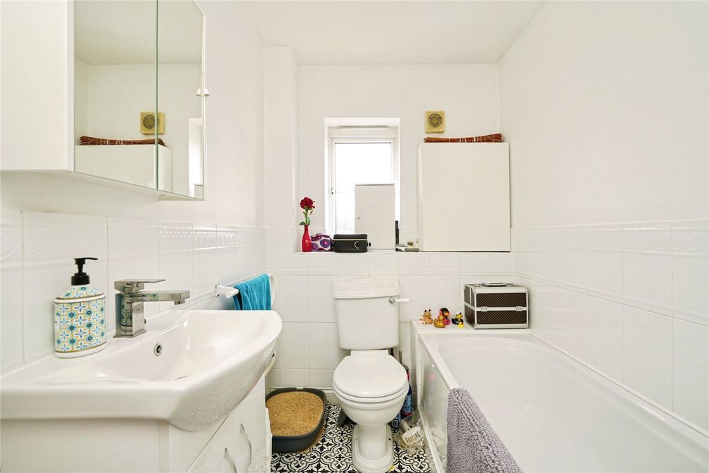 Additional image 15 of 2 bed flat for saleCorncrake Way, Bicester, Oxfordshire OX26