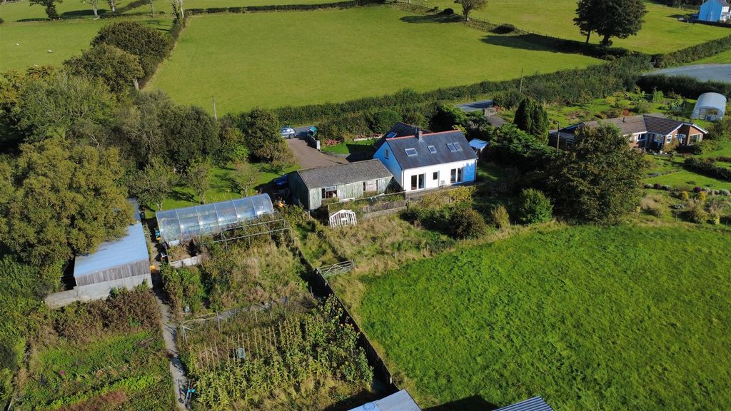 4 bed farm for saleCreuddyn Bridge, Lampeter SA48