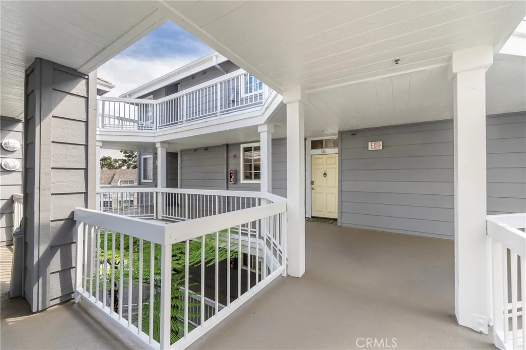 20301 Bluffside Circle Unit 315, Huntington Beach, CA 92646 photo 3