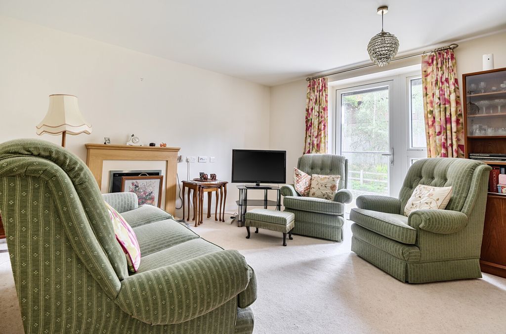 Additional image 4 of 2 bed flat for saleThe Dean, Alresford, Hampshire SO24