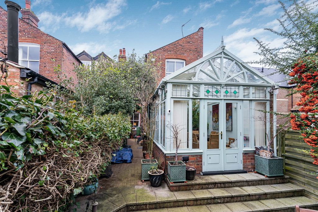 Additional image 17 of 4 bed end terrace house for saleKings Road, Berkhamsted, Hertfordshire HP4