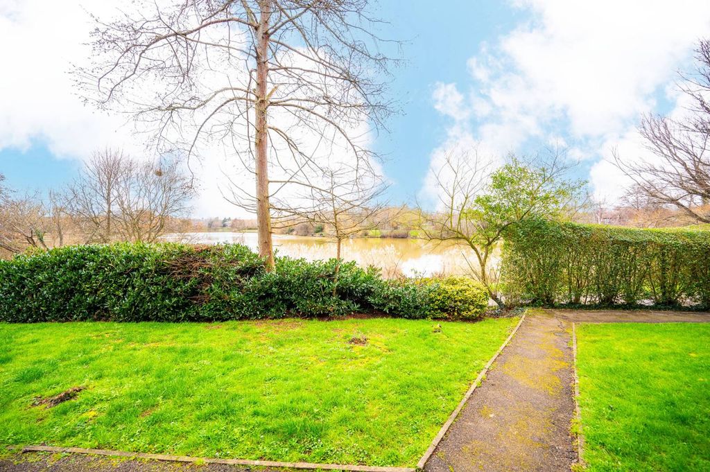 Additional image 9 of 1 bed flat for saleVeryan, Goldsworth Park, Woking GU21
