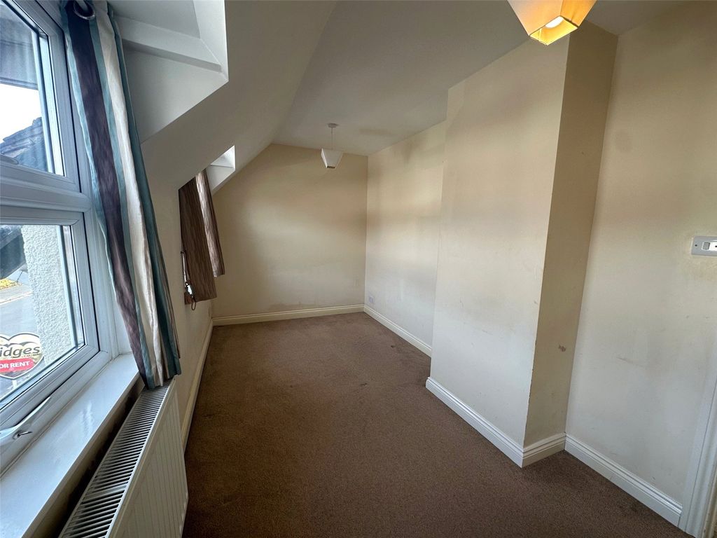 Additional image 5 of 2 bed flat for saleSt. Michaels Road, Aldershot, Hampshire GU12