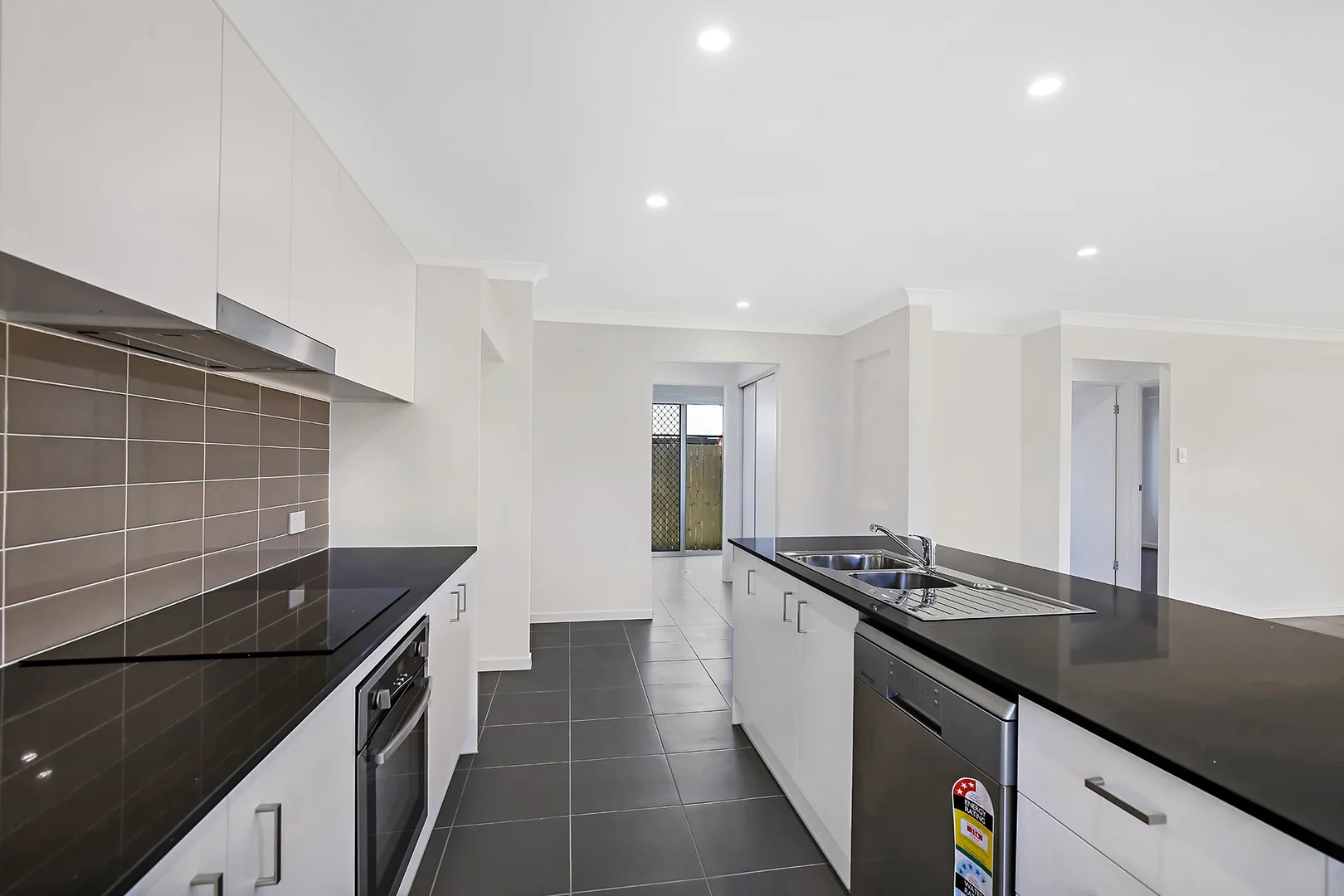 Additional image 3 of 14 Daintree Court, Park Ridge QLD 4125