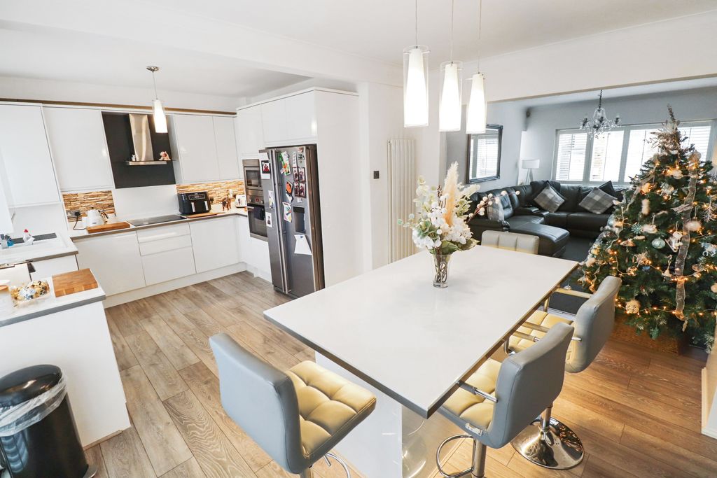 Additional image 2 of 3 bed semi-detached house for saleHeron Hill, Belvedere DA17