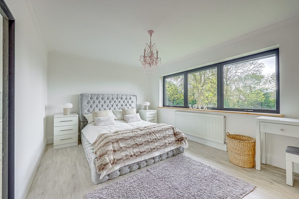 Additional image 31 of 5 bed detached house for saleBowers Road, Benfleet SS7