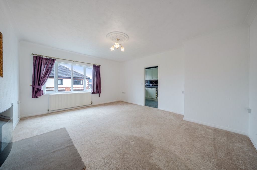Additional image 6 of 2 bed flat for saleBriar Lane, Grimsby, Lincolnshire DN33