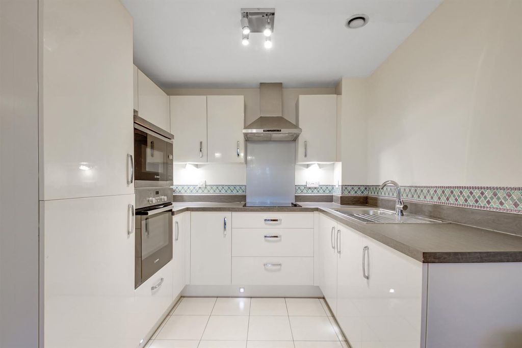 Additional image 2 of 1 bed flat for saleAlbion Road, Bexleyheath DA6