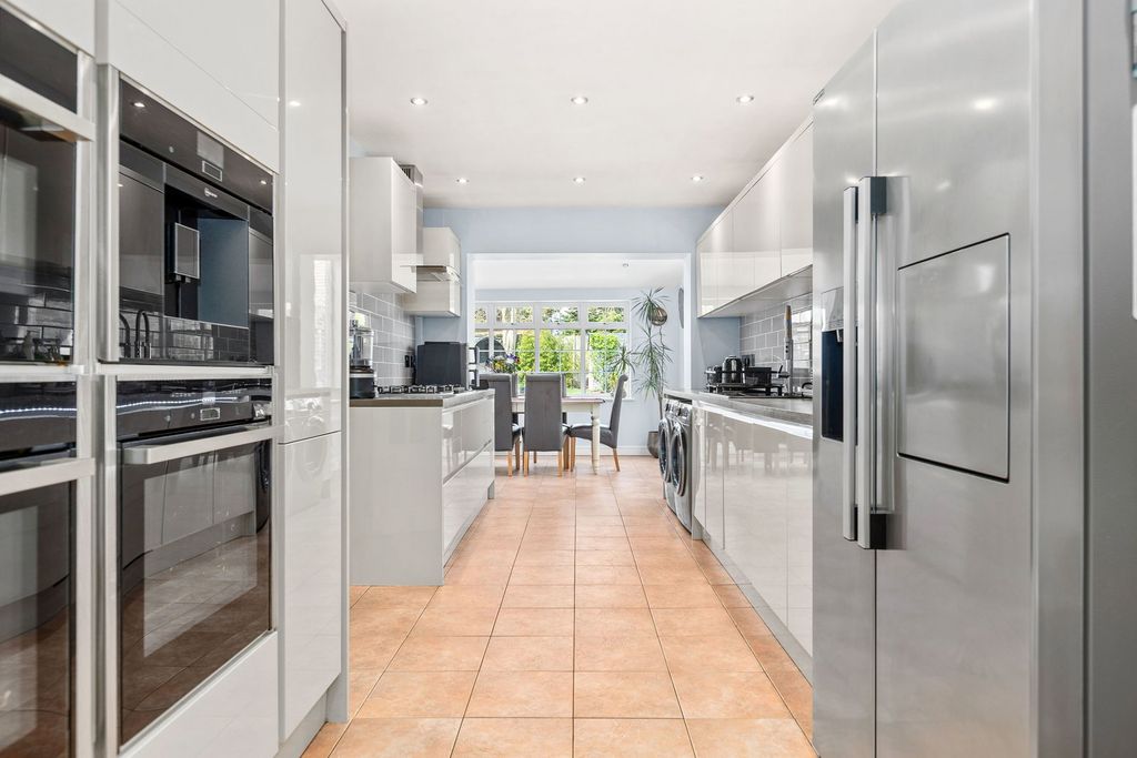Additional image 10 of 4 bed detached house for saleSwanbourne Close, Biggleswade SG18
