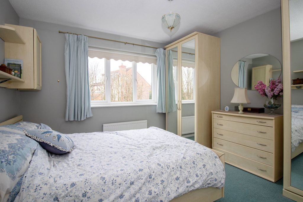 Additional image 7 of 4 bed detached house for saleOrchard Close, Alresford SO24