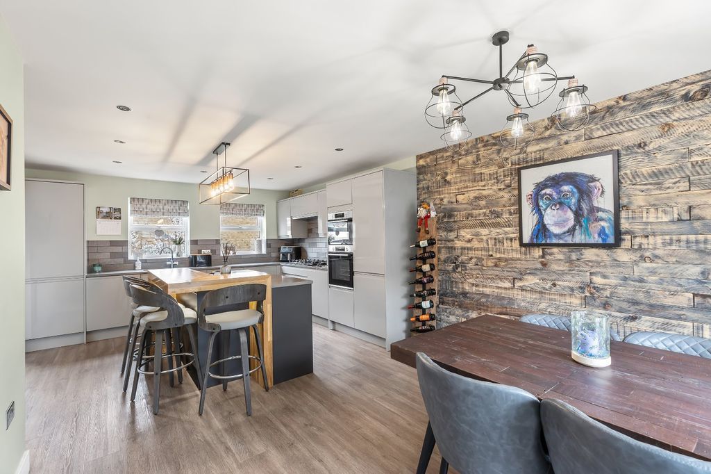Additional image 16 of 6 bed detached house for saleAgincourt Drive, Bingley, West Yorkshire BD16