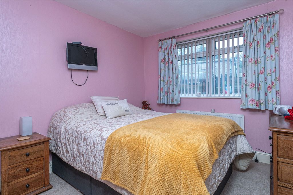 Additional image 18 of 3 bed bungalow for saleWhite Lee Road, Batley, West Yorkshire WF17