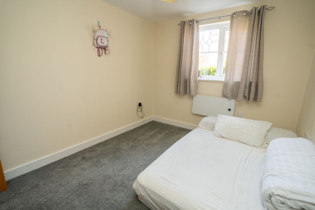 Additional image 10 of 2 bed flat for saleLinnets Park, Runcorn WA7