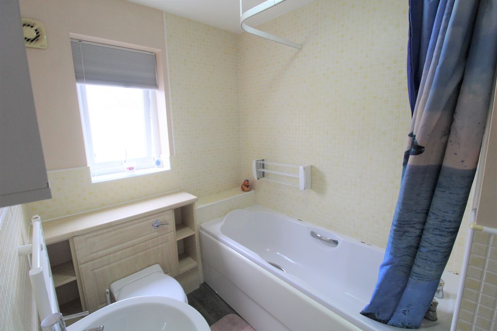 Additional image 17 of 6 bed detached house for saleKentmere Drive, Lakeside, Doncaster DN4