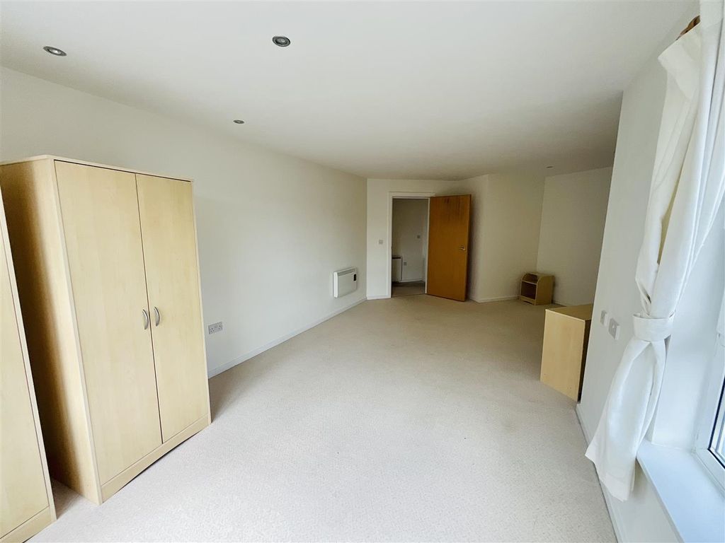 Additional image 11 of 2 bed flat for salePentre Doc Y Gogledd, Llanelli SA15