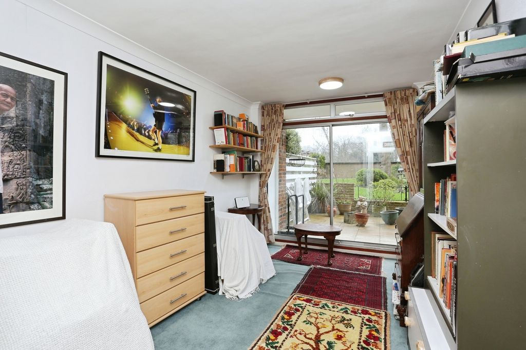 Additional image 2 of 3 bed flat for saleCourt Downs Road, Beckenham BR3