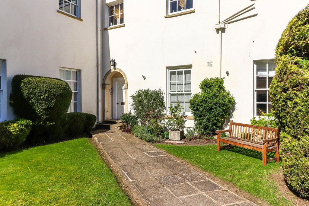Additional image 24 of 2 bed flat for saleShardeloes, Missenden Road, Amersham HP7