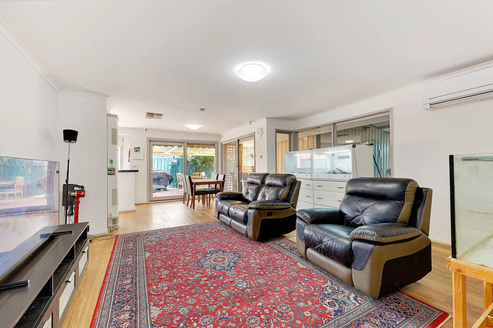 7 Linton Way, Meadow Heights VIC 3048 photo 5