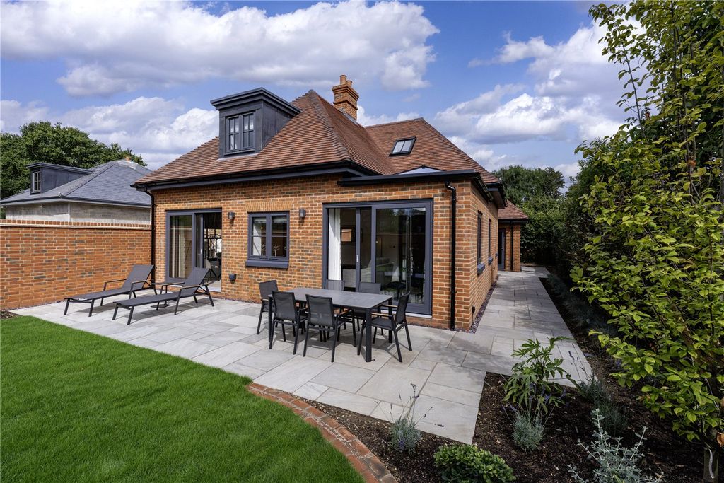 Additional image 11 of 2 bed detached house for saleThe Gatehouse, Millwood, Emsworth, West Sussex PO10