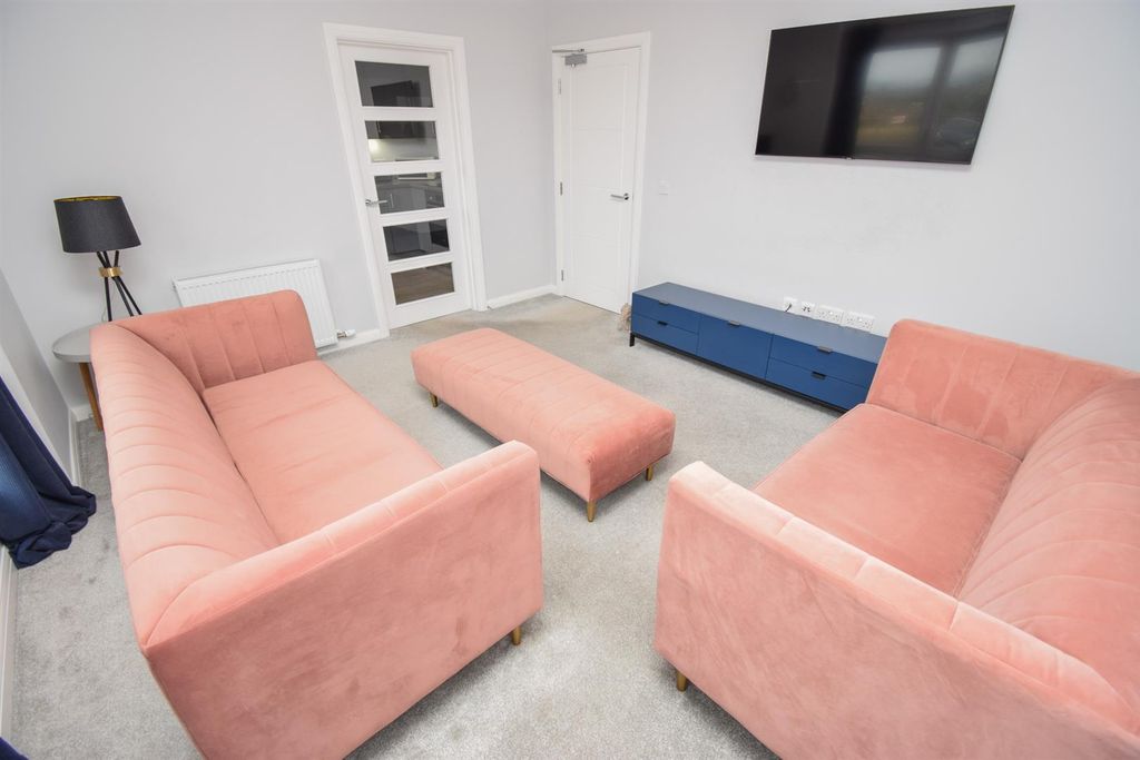 Additional image 3 of 2 bed flat for sale35 Countess Park, Slackbuie, Inverness IV2