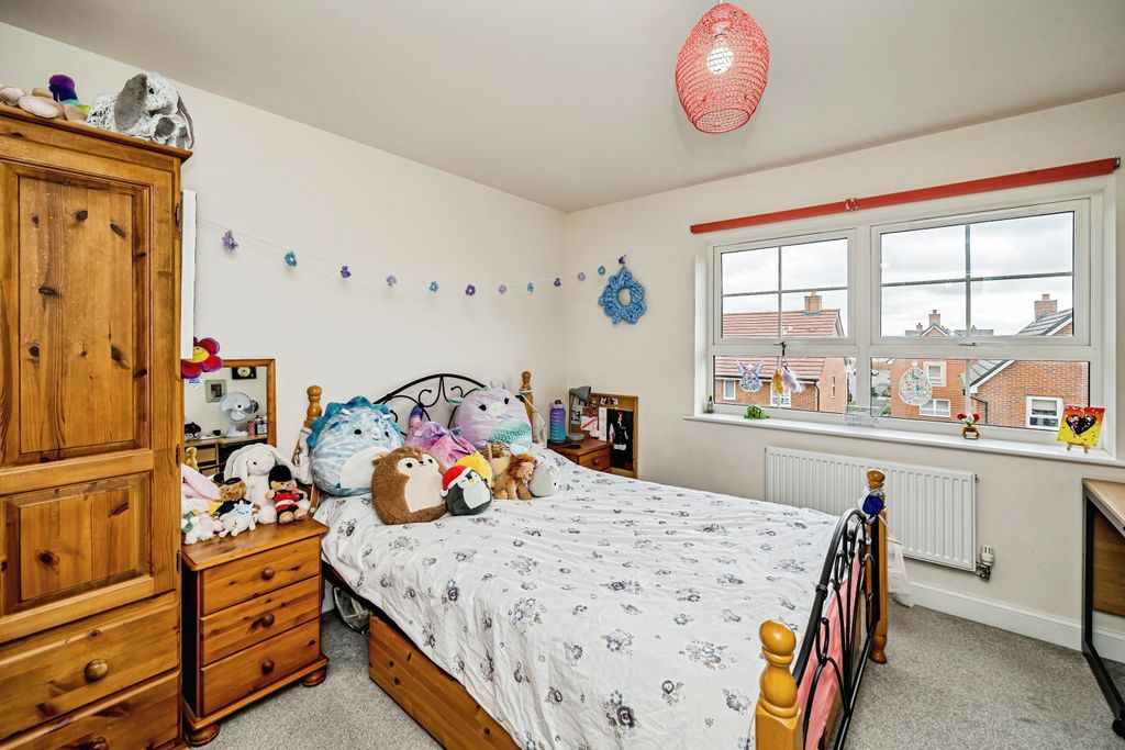 Additional image 13 of 4 bed town house for saleGrand Junction, Aylesbury HP22