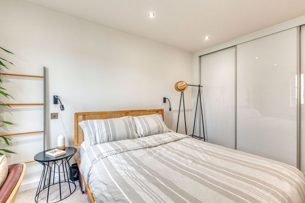 Additional image 16 of 2 bed flat for sale2 Windmark, Byron Lane, St Helier JE2