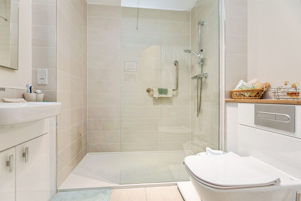 Additional image 16 of 2 bed flat for saleBerneslai Close, Barnsley S70