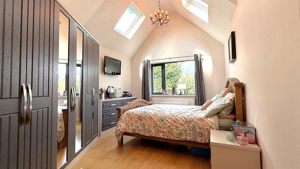 Additional image 15 of 4 bed semi-detached house for saleWoodfall Avenue, Cotteridge / Bournville, Birmingham B30