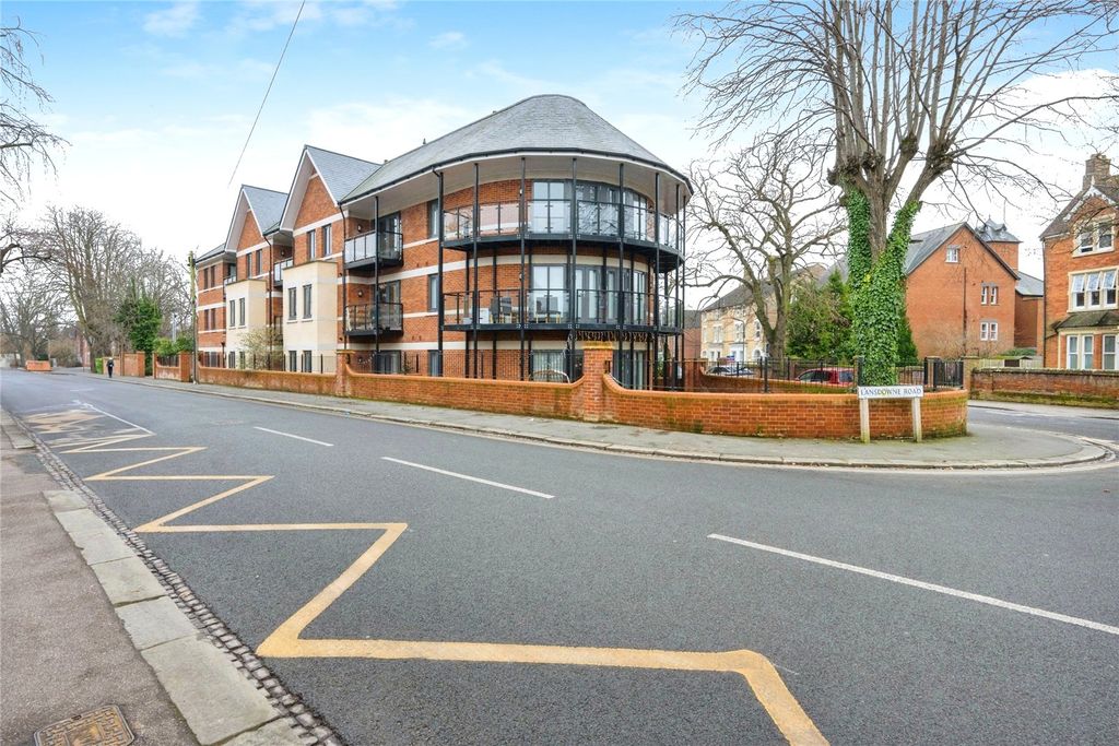 Additional image 3 of 2 bed flat for saleLinden Road, Bedford, Bedfordshire MK40