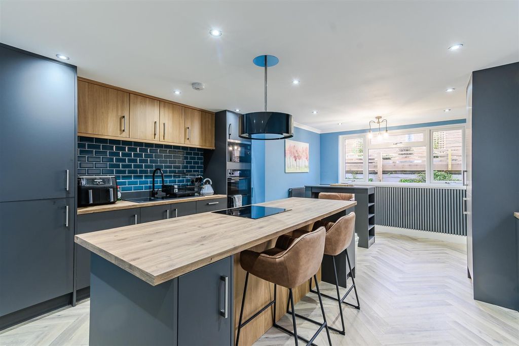 Additional image 3 of 5 bed end terrace house for saleWindsor Road, Barry CF62