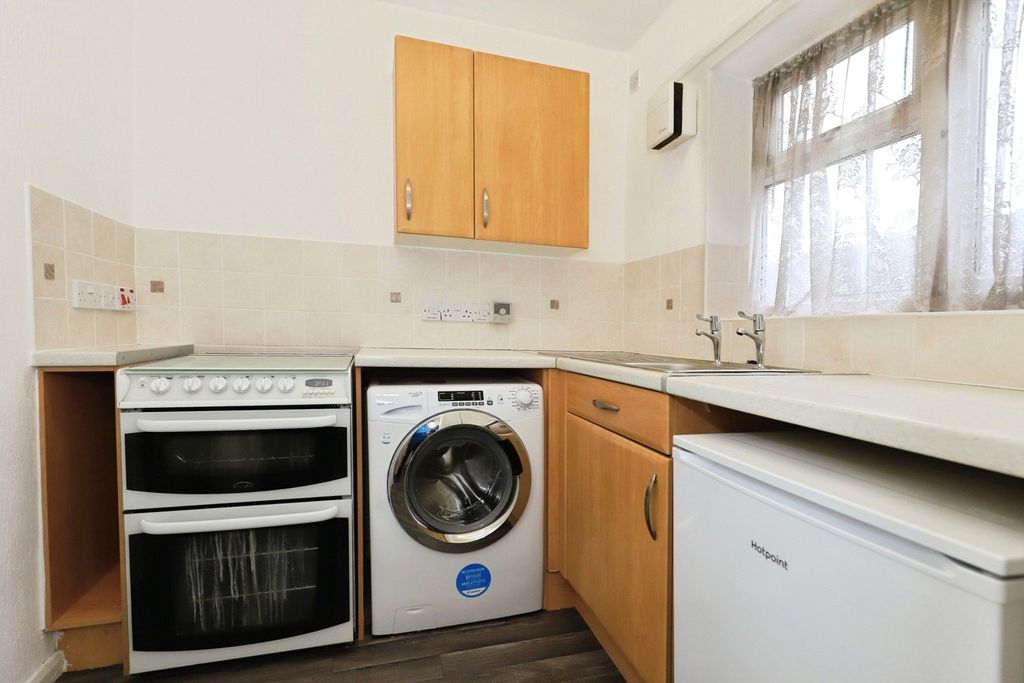Additional image 6 of 1 bed maisonette for saleWolverhampton Street, Bilston, West Midlands WV14