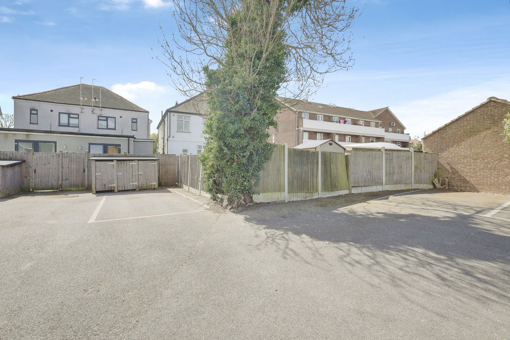 Additional image 18 of 3 bed flat for saleLondon Road, Benfleet SS7