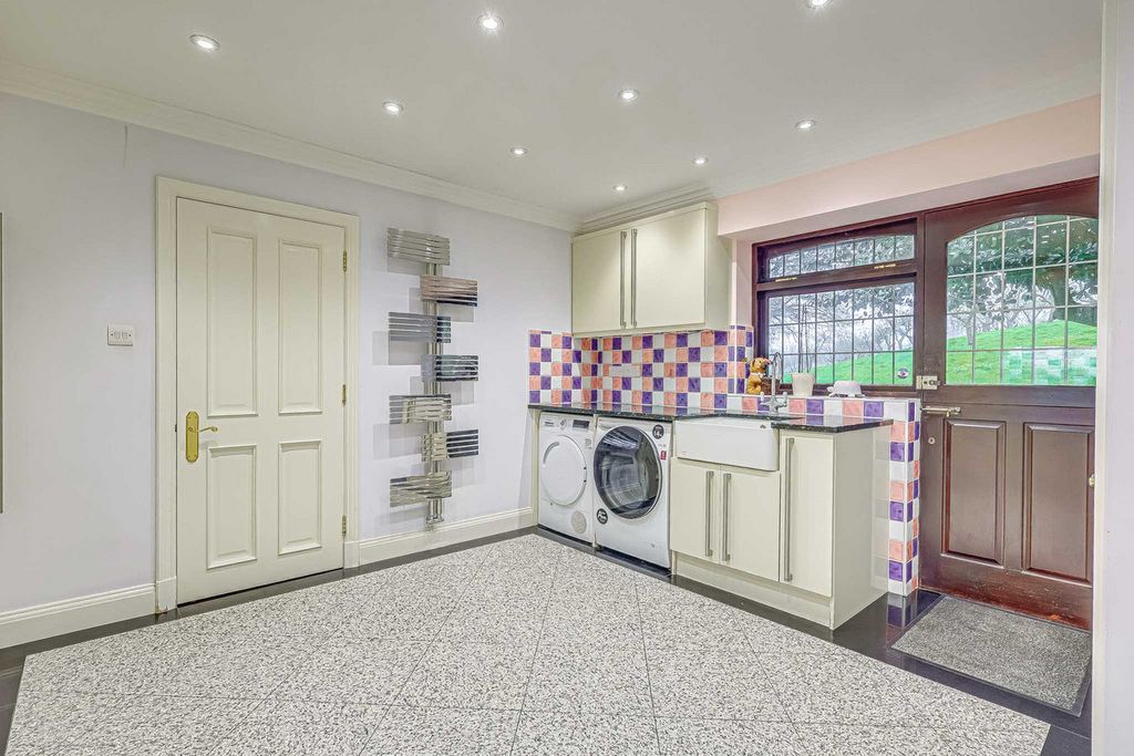 Additional image 29 of 4 bed detached house for saleVicarage Hill, Benfleet SS7