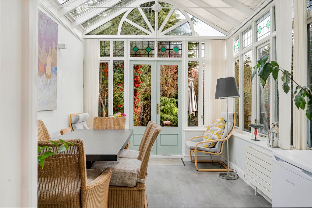 Additional image 5 of 4 bed end terrace house for saleKings Road, Berkhamsted, Hertfordshire HP4