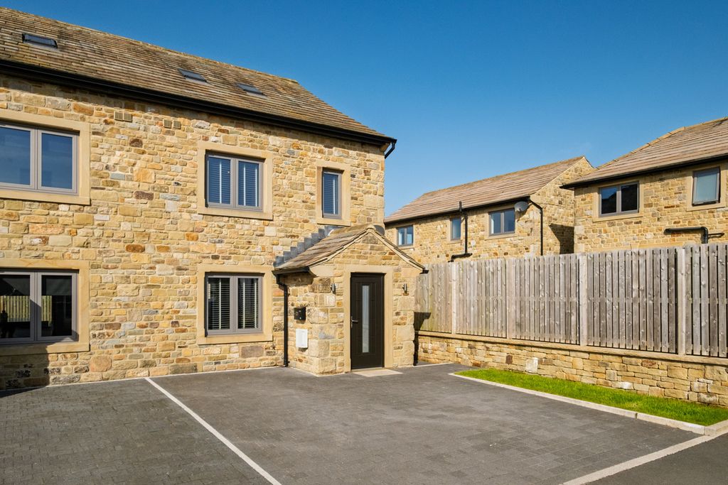 3 bed semi-detached house for saleBrogden View, Barnoldswick, Lancashire BB18