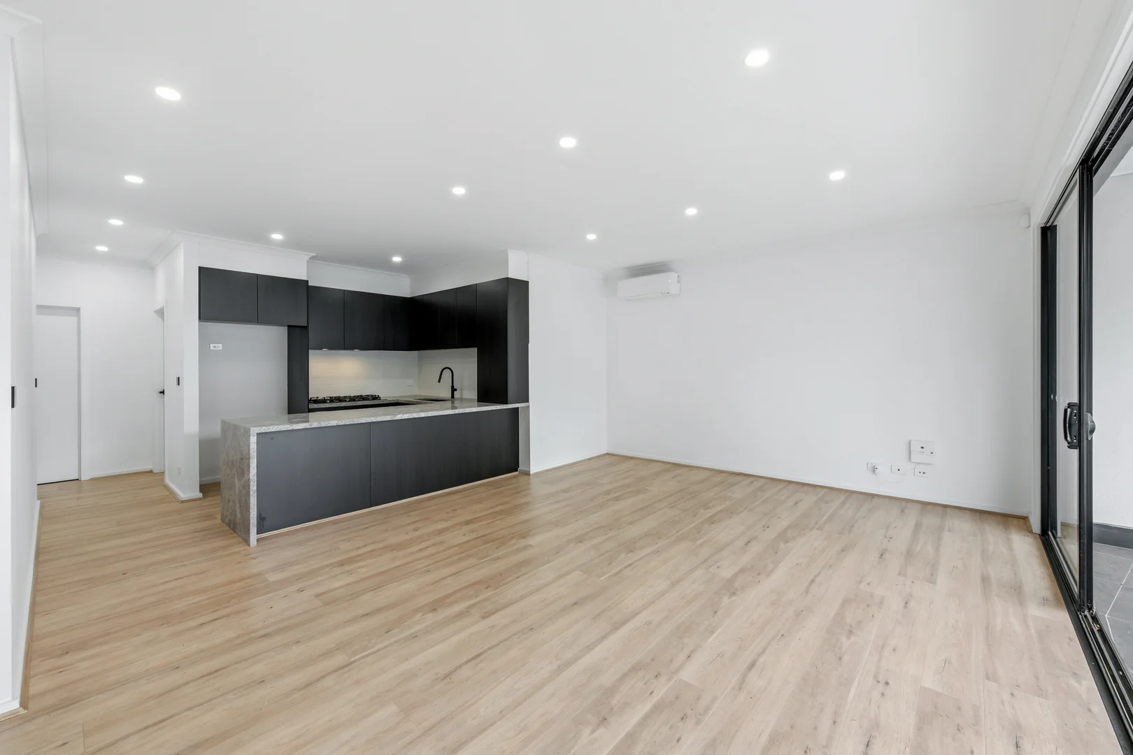 Additional image 3 of 2/1 Ivanhoe Street, Glen Waverley VIC 3150