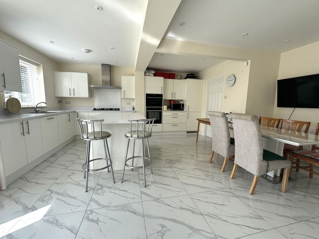 Additional image 2 of 4 bed detached house for saleMountbatten Drive, Biggleswade SG18