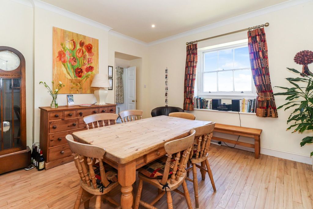 Additional image 11 of 2 bed flat for saleShardeloes, Missenden Road, Amersham HP7