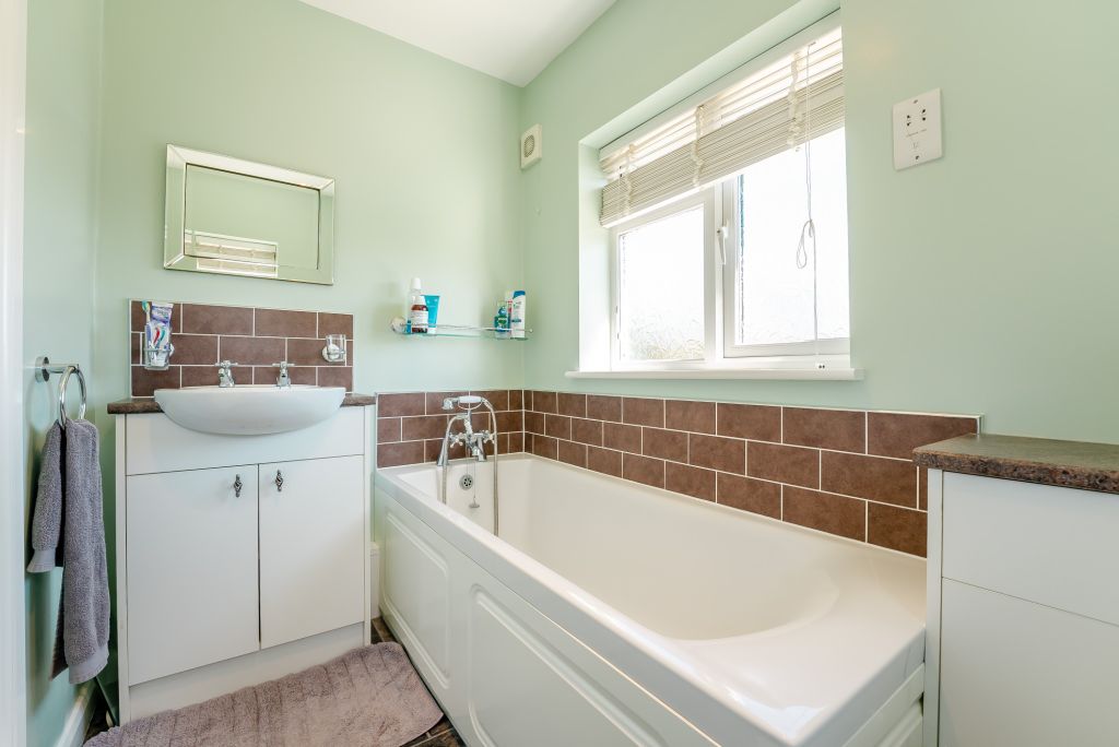 Additional image 7 of 3 bed semi-detached house for salePomeroy Close, Amersham HP7