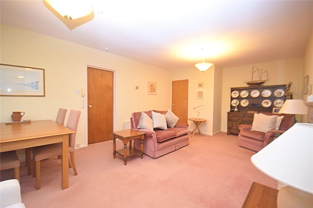 2 bed flat for saleCae Argoed, Aberdyfi, Gwynedd LL35 photo 4